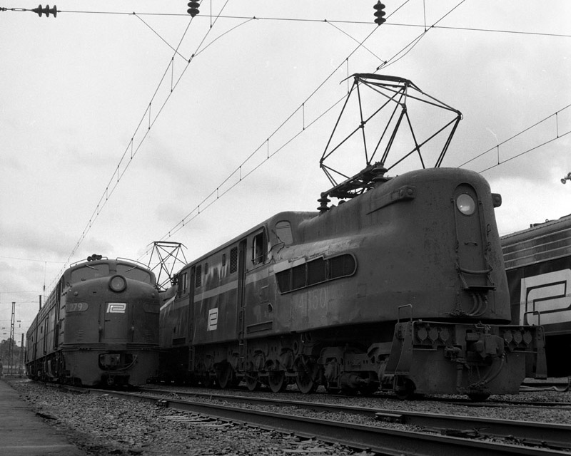 R1401